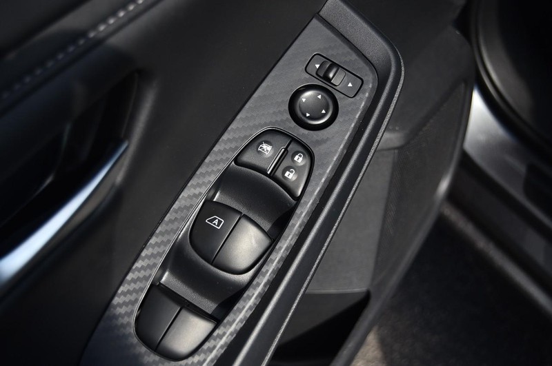 Nissan Sentra Vehicle Full-screen Gallery Image 9