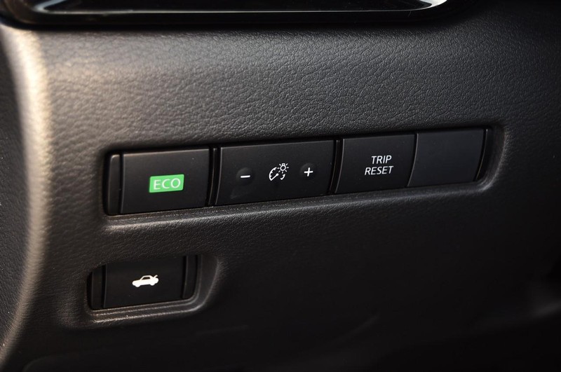 Nissan Sentra Vehicle Full-screen Gallery Image 11