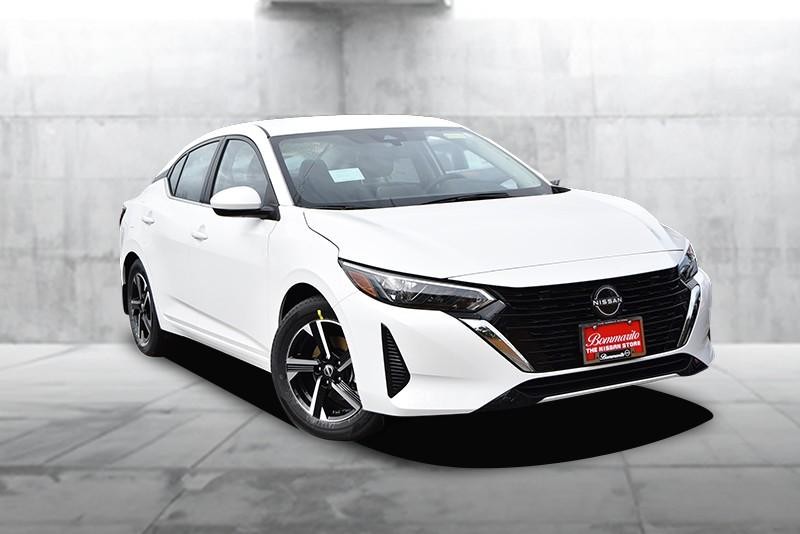 Nissan Sentra Vehicle Full-screen Gallery Image 2