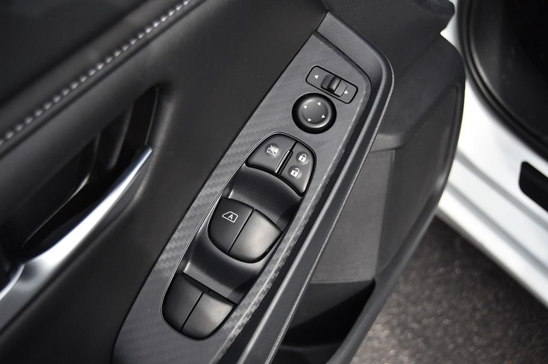 Nissan Sentra Vehicle Full-screen Gallery Image 9