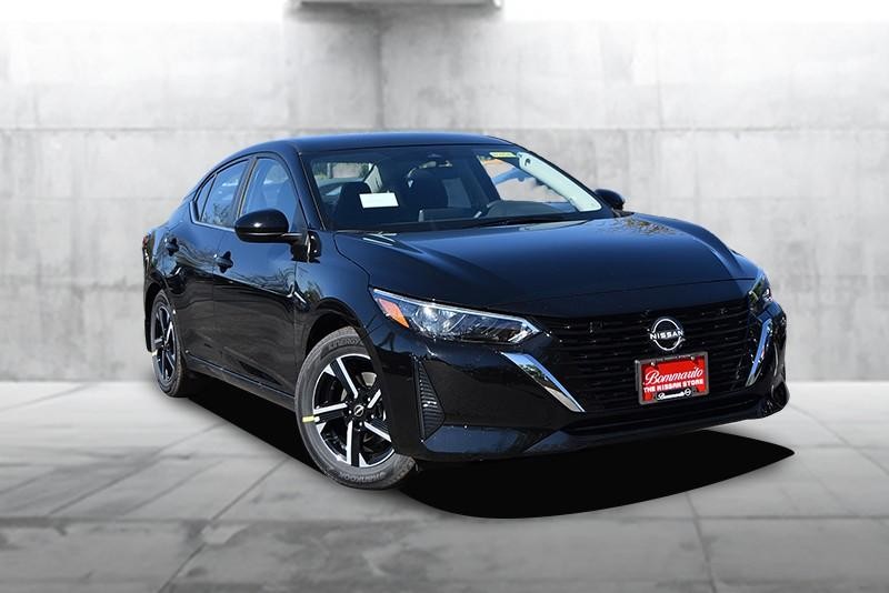 Nissan Sentra Vehicle Full-screen Gallery Image 2