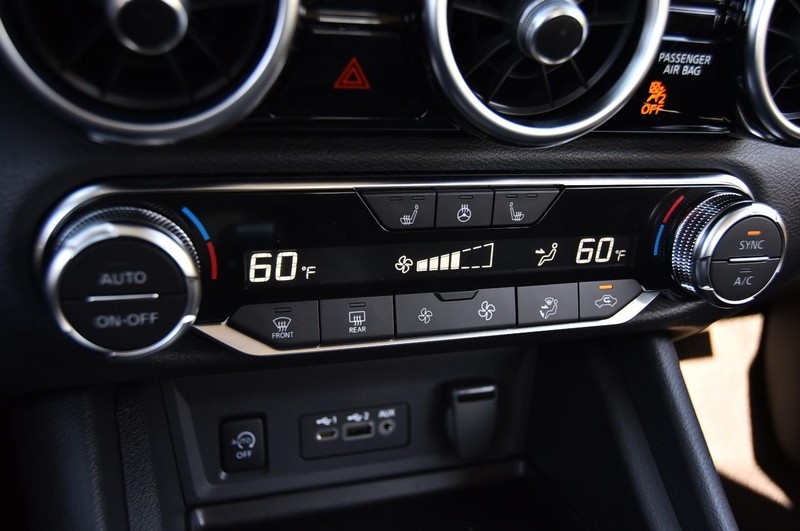 Nissan Sentra Vehicle Full-screen Gallery Image 15