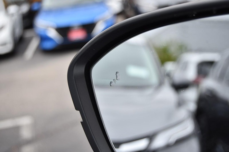 Nissan Pathfinder Vehicle Full-screen Gallery Image 10