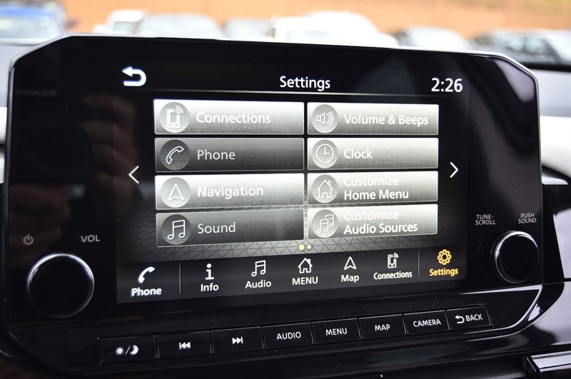 Nissan Pathfinder Vehicle Full-screen Gallery Image 17