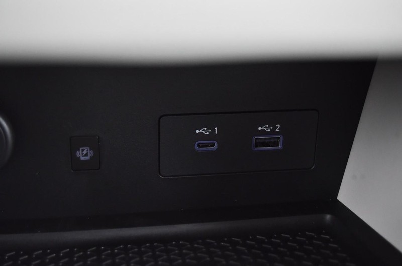 Nissan Pathfinder Vehicle Full-screen Gallery Image 20