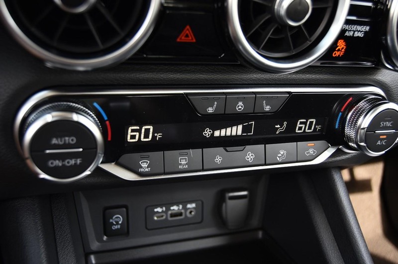 Nissan Sentra Vehicle Full-screen Gallery Image 16