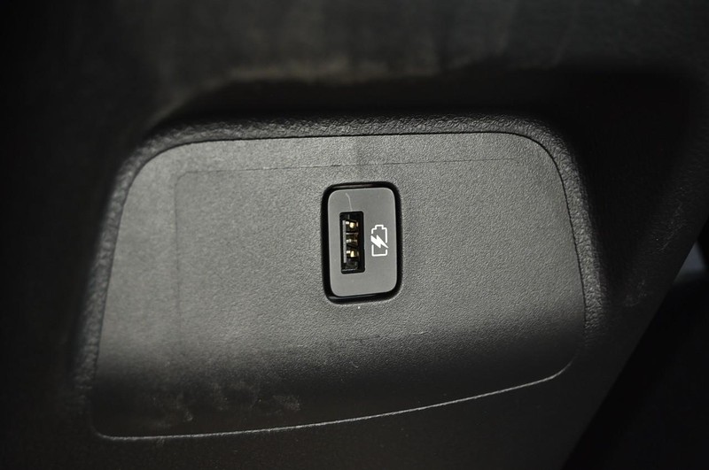 Nissan Sentra Vehicle Full-screen Gallery Image 23