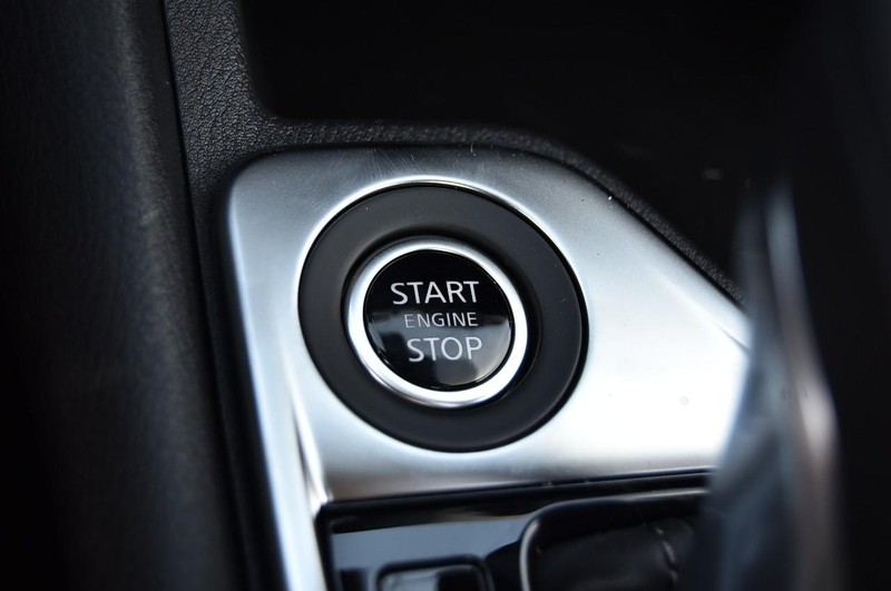 Nissan Sentra Vehicle Full-screen Gallery Image 17