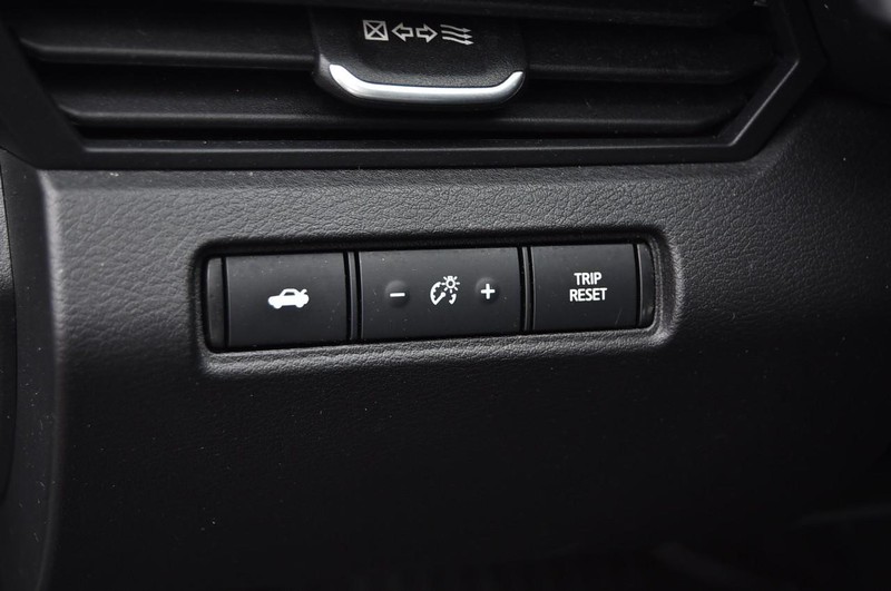 Nissan Altima Vehicle Full-screen Gallery Image 11