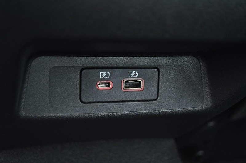 Nissan Altima Vehicle Full-screen Gallery Image 22