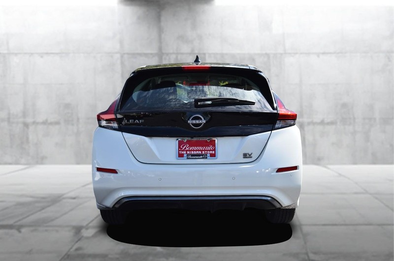 Nissan LEAF Vehicle Image 06