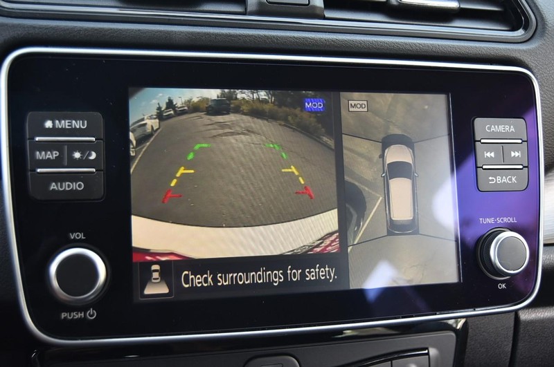 Nissan LEAF Vehicle Image 13