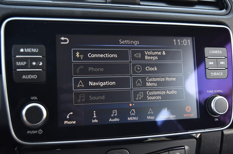 Nissan LEAF Vehicle Image 14