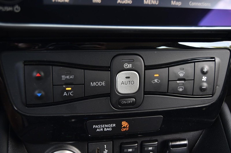 Nissan LEAF Vehicle Image 15