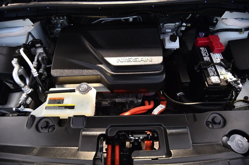 Nissan LEAF Vehicle Image 24