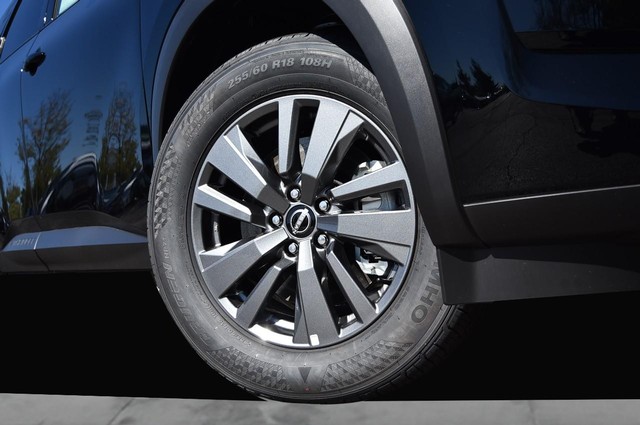 Nissan Pathfinder Vehicle Image 03