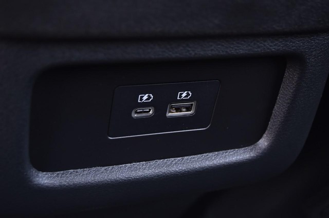 Nissan Pathfinder Vehicle Image 24