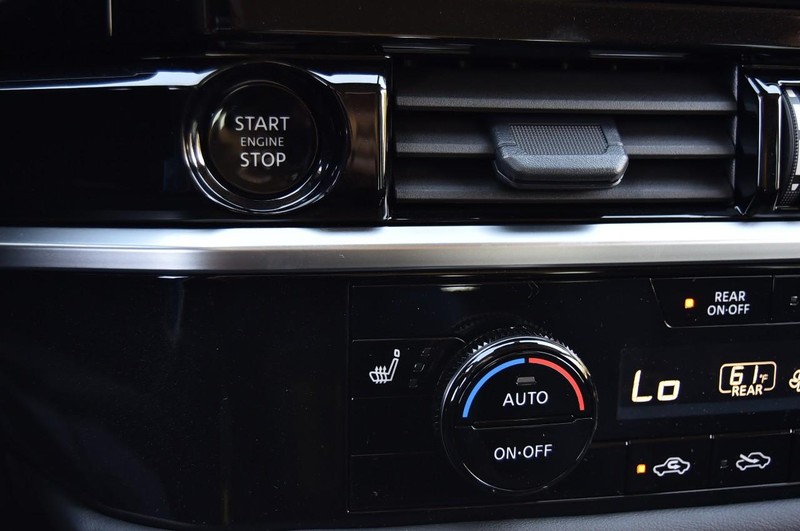 Nissan Pathfinder Vehicle Image 15