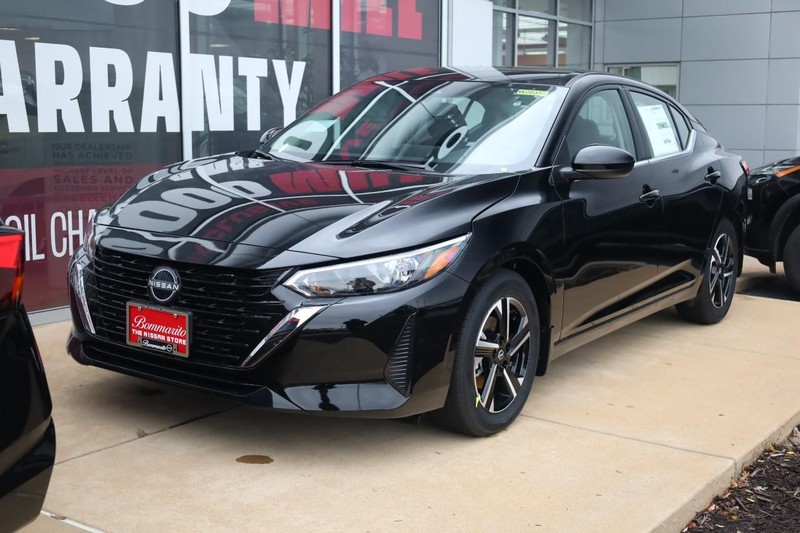 Nissan Sentra Vehicle Image 03