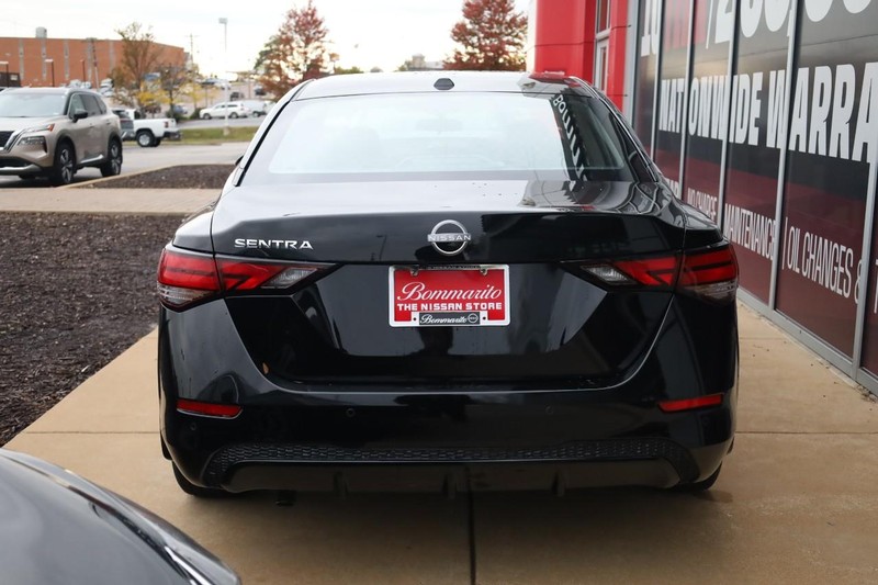 Nissan Sentra Vehicle Image 05