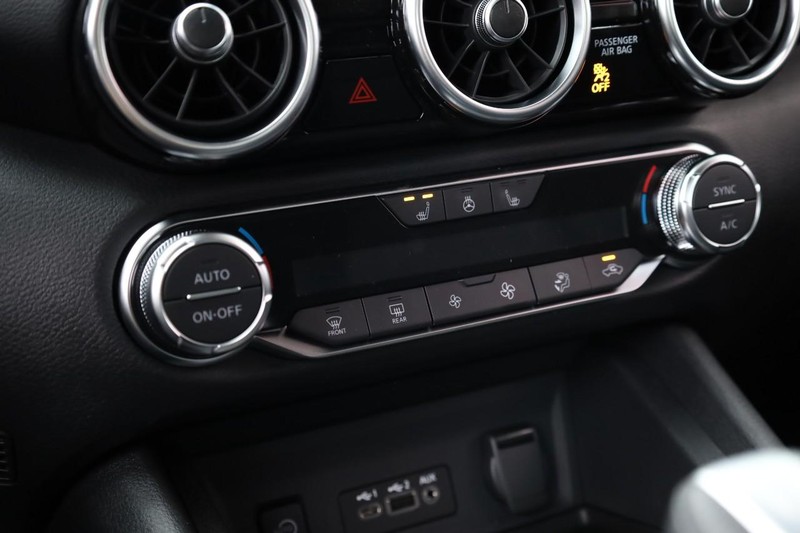 Nissan Sentra Vehicle Image 13