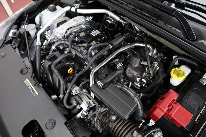 Nissan Sentra Vehicle Image 24