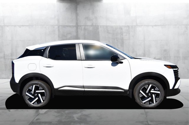 Nissan Kicks Vehicle Image 05