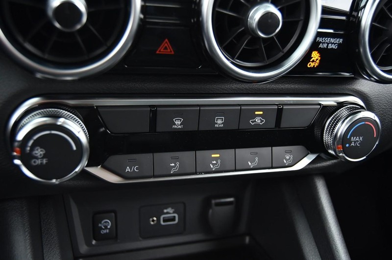 Nissan Sentra Vehicle Image 15