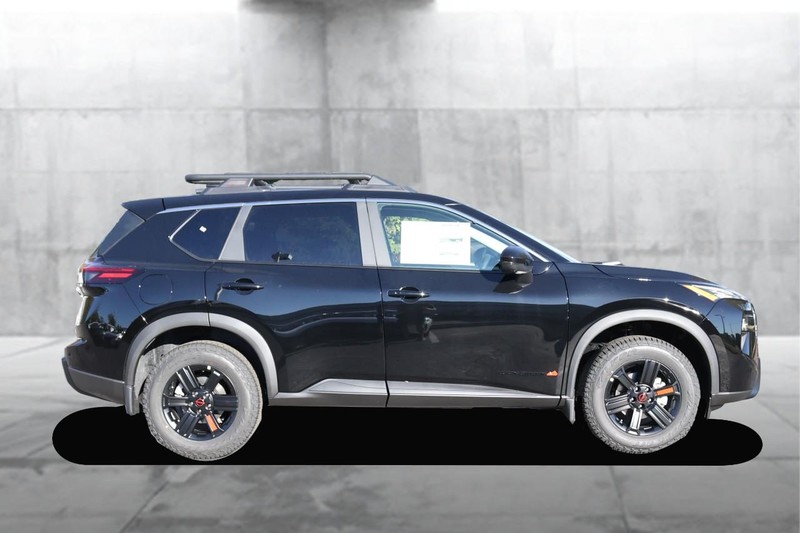 Nissan Rogue Vehicle Full-screen Gallery Image 5