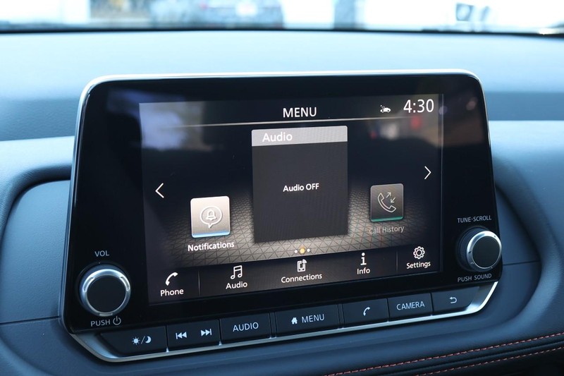 Nissan Rogue Vehicle Full-screen Gallery Image 10