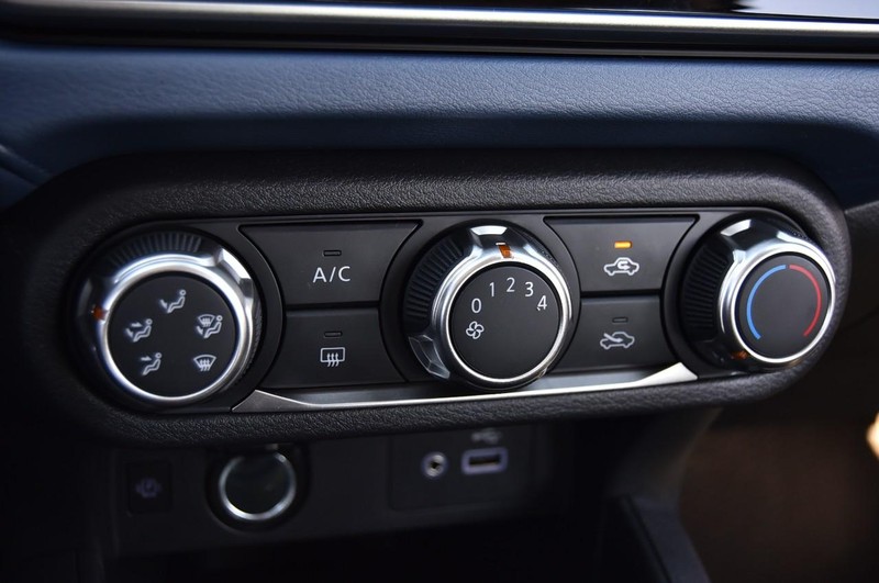 Nissan Versa Vehicle Image 14