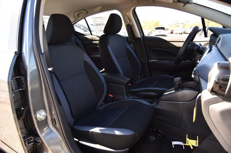 Nissan Versa Vehicle Image 19