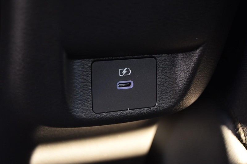 Nissan Versa Vehicle Image 21