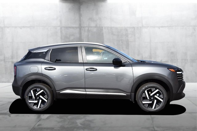 Nissan Kicks Vehicle Image 05