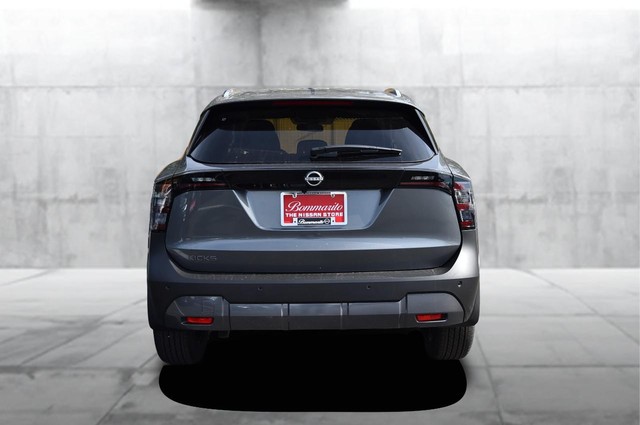 Nissan Kicks Vehicle Image 06