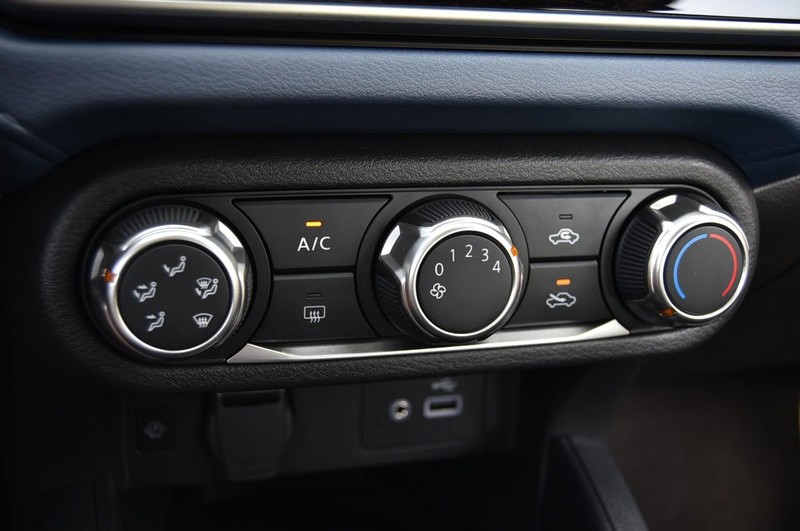 Nissan Versa Vehicle Image 14