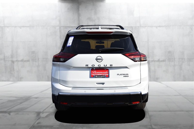 Nissan Rogue Vehicle Image 06