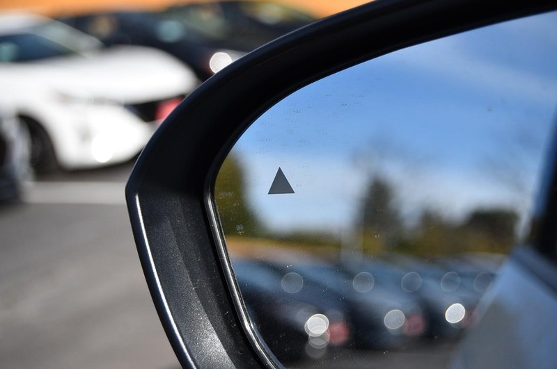 Nissan Rogue Vehicle Image 11