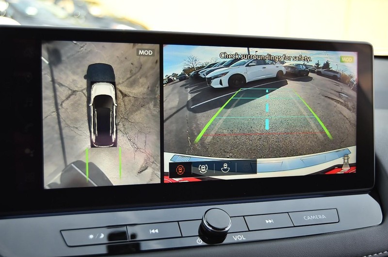 Nissan Rogue Vehicle Image 14