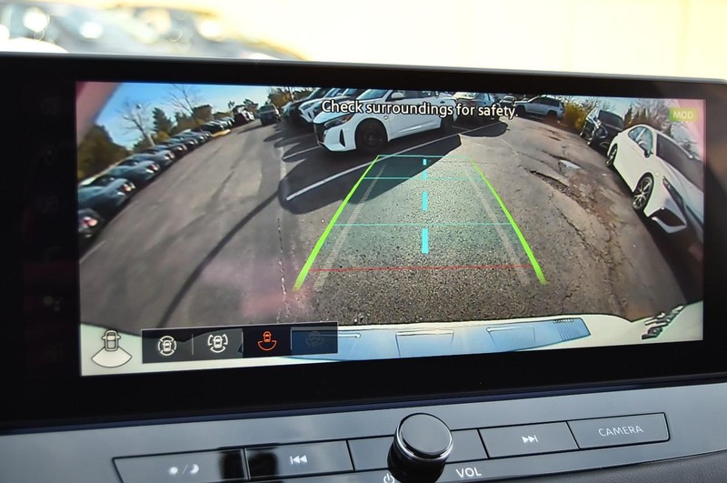 Nissan Rogue Vehicle Image 16