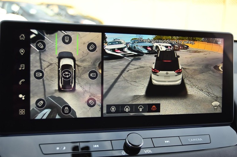 Nissan Rogue Vehicle Image 17