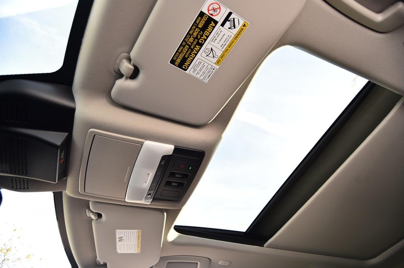 Nissan Rogue Vehicle Image 25