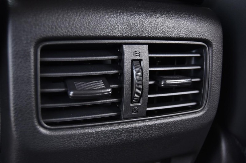 Nissan Rogue Vehicle Image 27