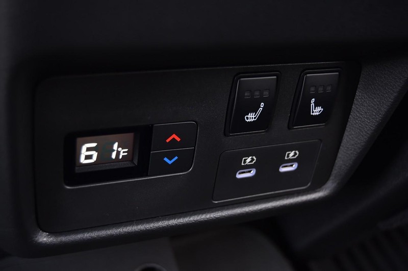 Nissan Rogue Vehicle Image 28