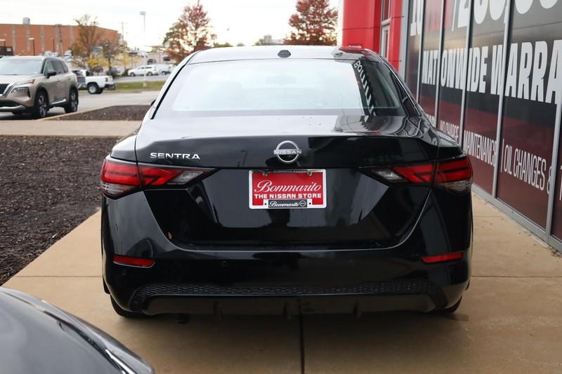 Nissan Sentra Vehicle Image 06