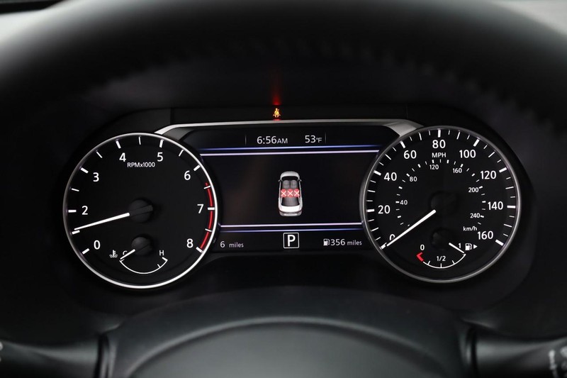 Nissan Sentra Vehicle Image 10