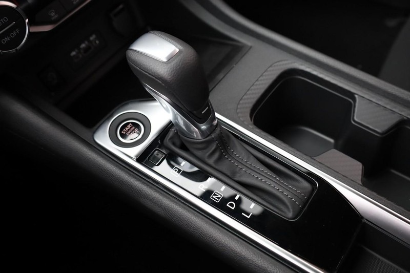 Nissan Sentra Vehicle Image 16