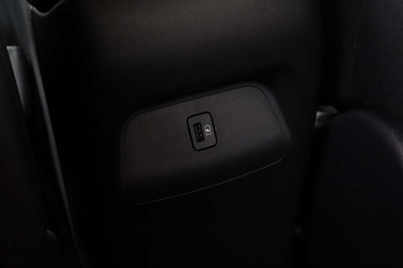 Nissan Sentra Vehicle Image 21