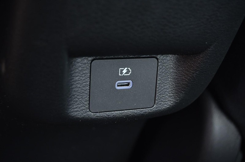 Nissan Versa Vehicle Full-screen Gallery Image 21