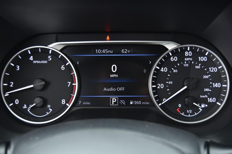 Nissan Sentra Vehicle Image 12